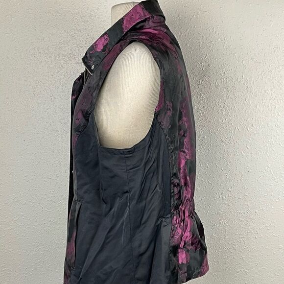 Pre-Owed Christopher & Banks Womens Black and Purple Floral Zip-up Vest Size L - Picture 3 of 6